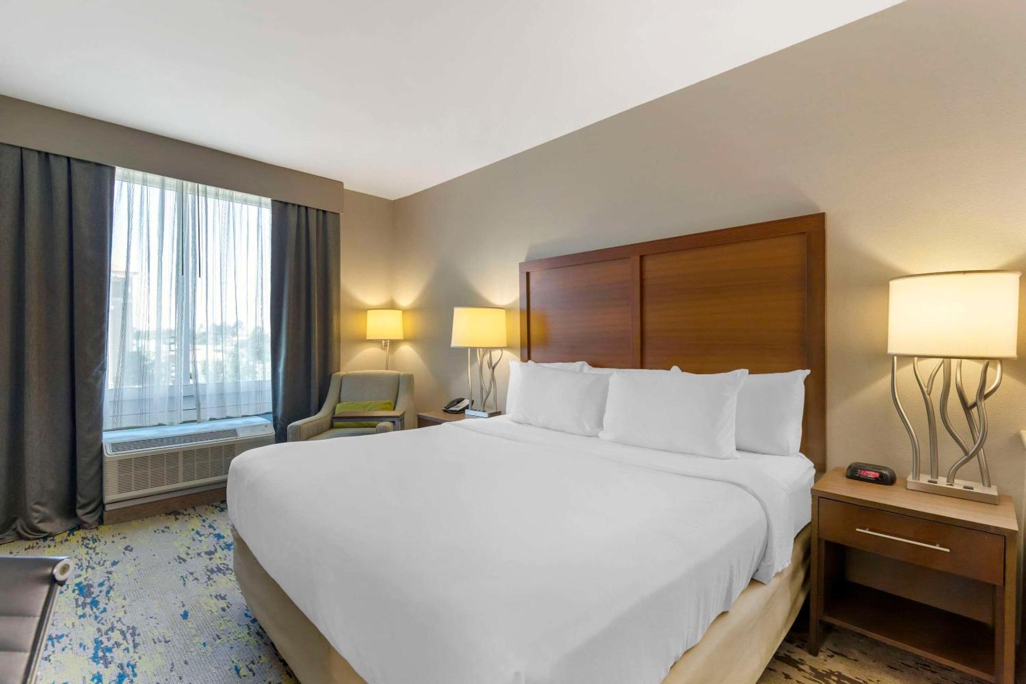 Comfort Inn & Suites Валдоста Екстериор снимка